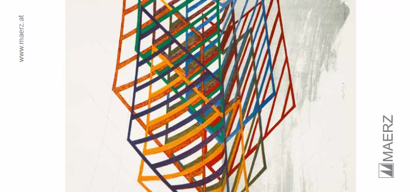 Konzertpianistin Marian Rosenfeld lehnt am Klavier