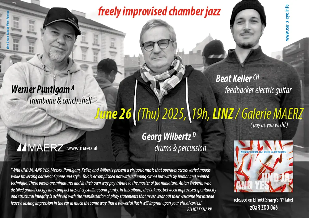 Konzertpianistin Marian Rosenfeld lehnt am Klavier